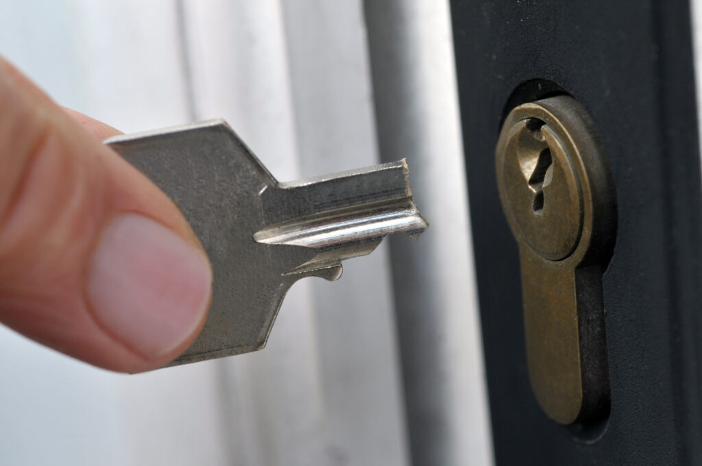 Ouverture de porte à Cannes