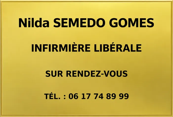 Plaque professionnelle dorée gravée sur mesure pour infirmière libérale – réalisation Monsieur Minutes Cannes